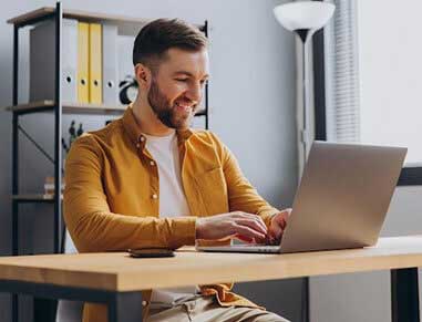 Guy Using Business Rocket For Insurance Quotes